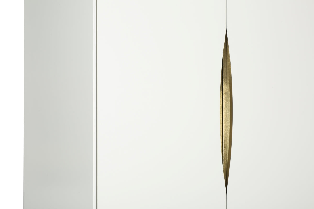 Detailansicht der Schranktür-Öffnungen von Kleiderschrank KOBE aus weißen MDF-Platten, Hersteller: Woodman (Estland)