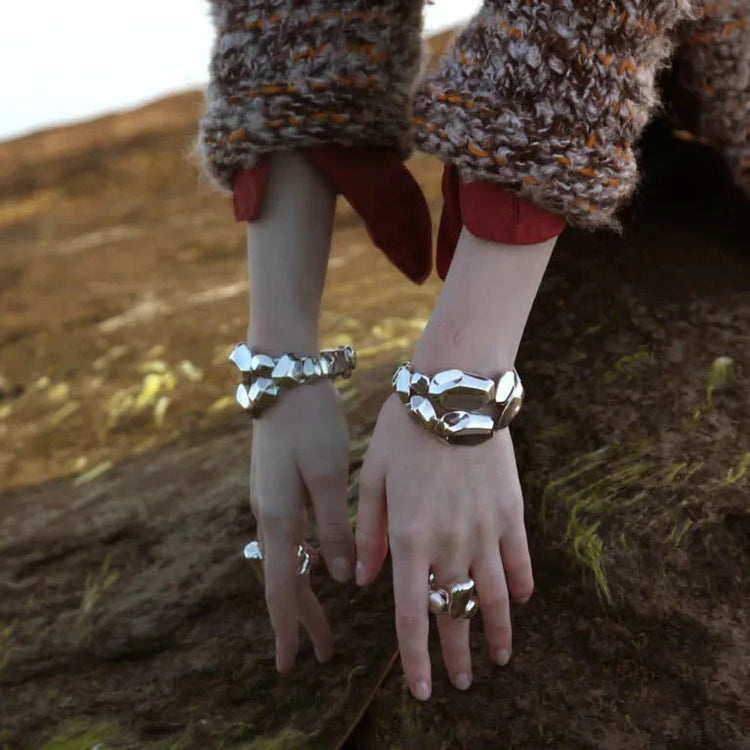 Handgefertigte Armbänder & Armreife im skandinavischen Design