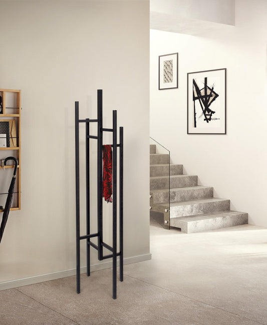 Garderobenständer EIGEN in der Farbe Schwarz aus Eiche massiv in einem modernen Treppenhaus, Design von Leonhard Pfeifer, Hersteller: Woodmann