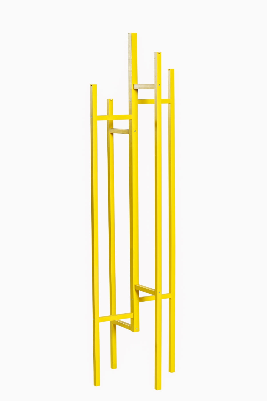 Garderobenständer EIGEN in der Farbe Gelb aus Buche massiv, freigestellt, Design von Leonhard Pfeifer, Hersteller: Woodmann