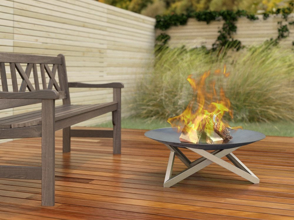 Moderne Feuerschale Outdoor aus Stahl für Garten und Terrasse: Hier die Design-Feuerschale LEONAS des Herstellers Svenskav