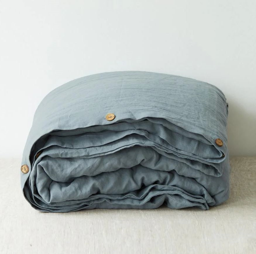 Hochwertiger Bettbezug aus 100% Leinen Nebelblau in skandinavischem Stil des litauischen Herstellers Linen Tales