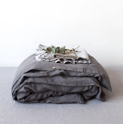 Hochwertiger Bettbezug aus 100% Leinen Dunkelgrau in skandinavischem Stil des litauischen Herstellers Linen Tales