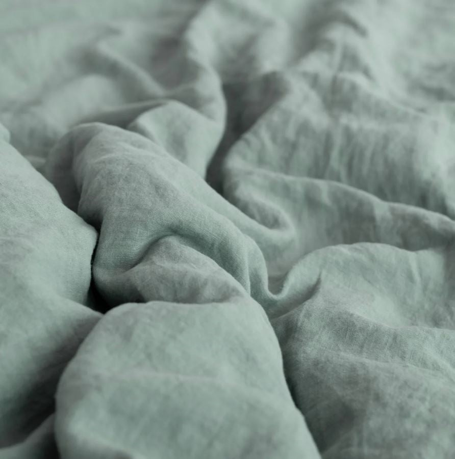 Nachhaltig und in Handarbeit produziert: Leinen-Bettwäsche in skandinavischen Stil des litauischen Herstellers Linen Tales