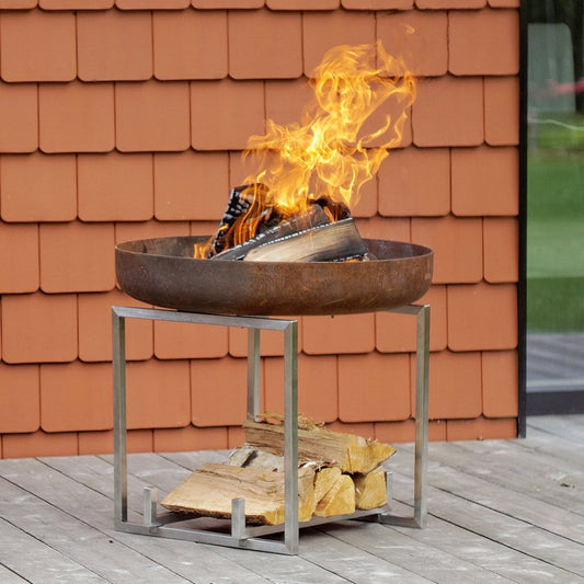 Feuerschale TOMAS mit hohem Edelstahl-Gestell und Rohstahl-Schale des Herstellers SvenskaV