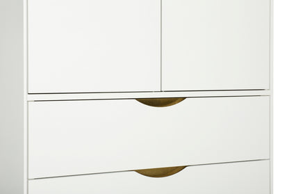 Detailansicht der Schubladen und Schranktüren von Kleiderschrank KOBE  aus weißen MDF-Platten, Hersteller: Woodman (Estland)