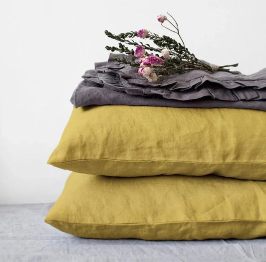 Hochwertiger Kopfkissenbezug aus 100% Leinen Lemon Curry in skandinavischem Stil des litauischen Herstellers Linen Tales