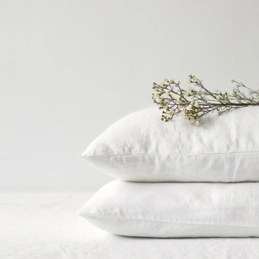 Hochwertiger Kopfkissenbezug aus 100% Leinen Weiß in skandinavischem Stil des litauischen Herstellers Linen Tales