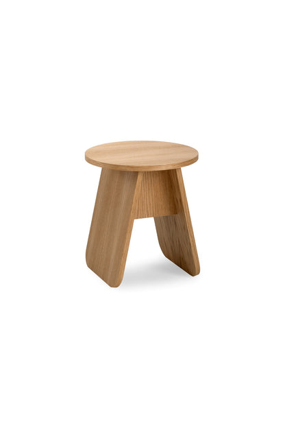 Beistelltisch MOMOKO: Klein/rund Eichenfurnier im skandinavischem Design, japanisch inspiriert vom litauischen Hersteller Emko