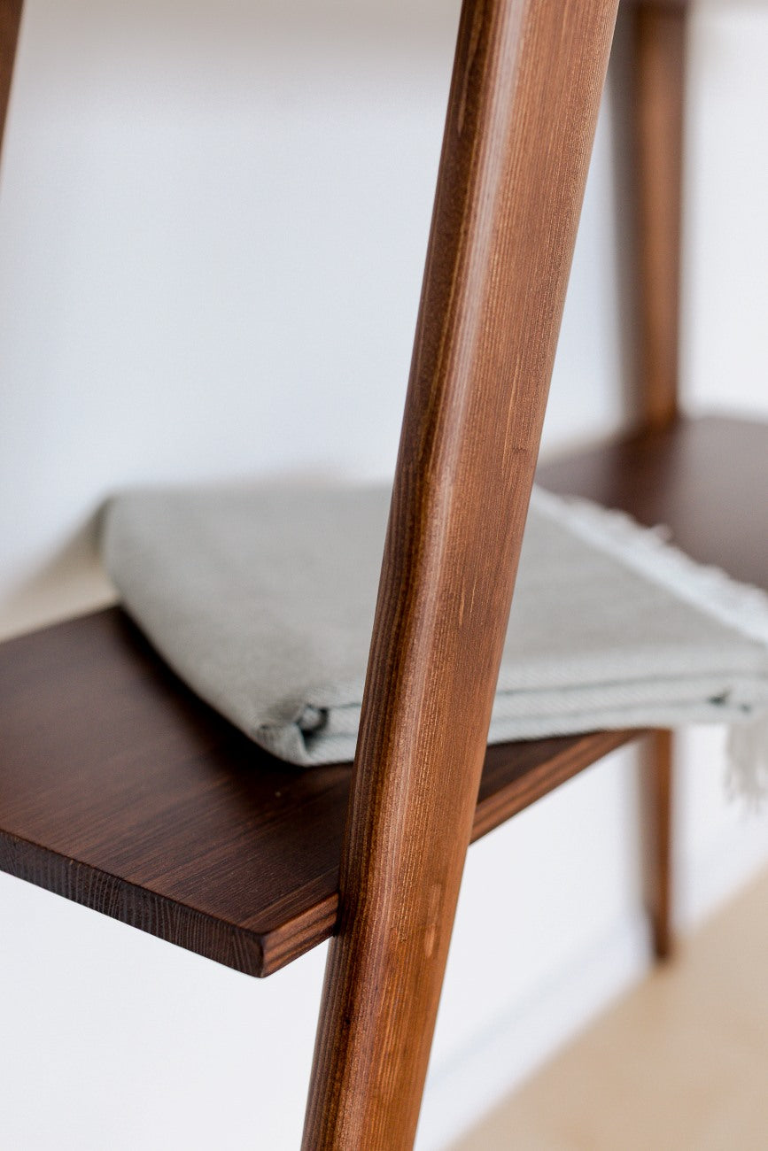 Detail von Pfosten-Regalverbindung ansicht von Regal AMBER X aus massiver Kiefer, Hersteller: Duck Woodworks