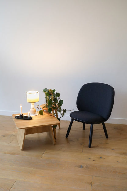 Beistelltisch MOMOKO im skandinavischem Design Groß/eckig Eichenfurnier, japanisch inspiriert vom litauischen Hersteller Emko