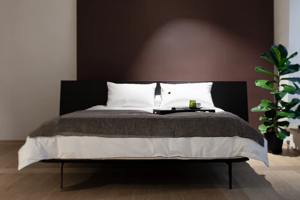 Designer-Doppelbett Moretta des lettischen Möbelherstellers Mint Furniture