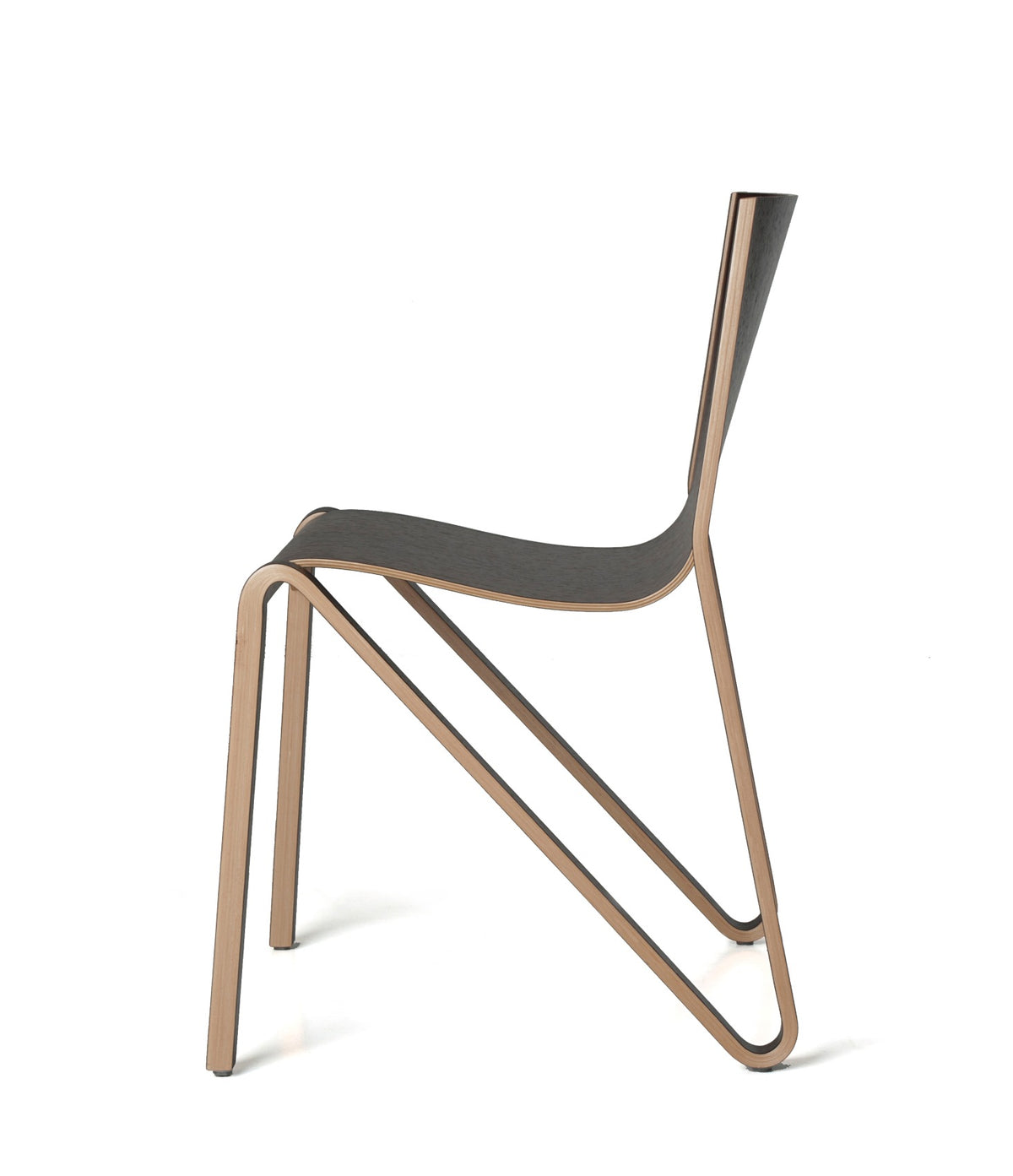 Stuhl ZESTY in Wenge, Seitenansicht mit hellen Schichtholzkanten