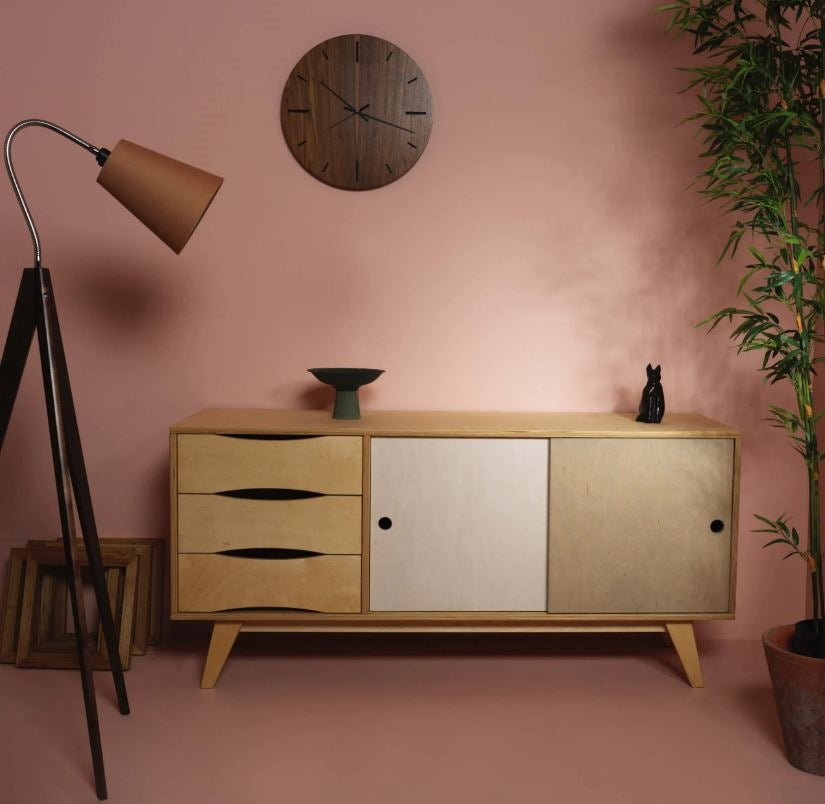 Sideboard SoSIXTIES im Retro-Look aus Birkensperrholz mit Schiebetüren Weiß/Grau des estnischen Herstellers Radis
