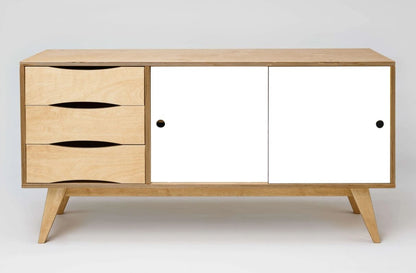 Sideboard SoSIXTIES im Retro-Look aus Birkensperrholz mit Schiebetüren in Weiß des estnischen Herstellers Radis