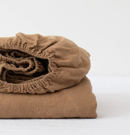 Hochwertiges Spannbettlaken aus 100% Leinen Camel in skandinavischem Stil des litauischen Herstellers Linen Tales