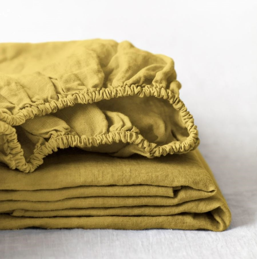 Hochwertiges Spannbettlaken aus 100% Leinen Lemon Curry in skandinavischem Stil des litauischen Herstellers Linen Tales