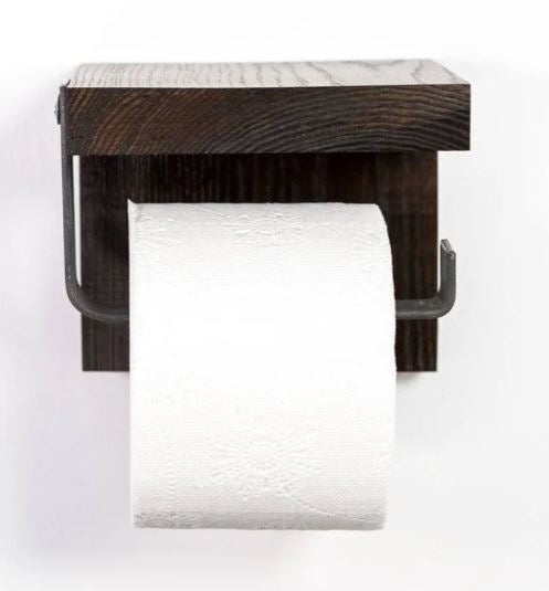 Frontansicht des rustikalen Toilettenpapierhalters JUMTS des lettischen Herstellers Ewart Woods