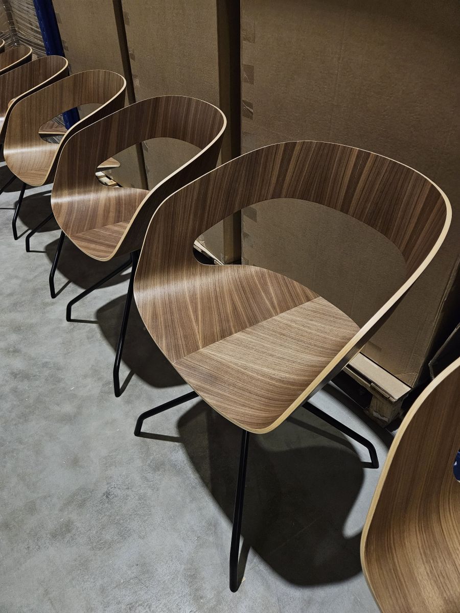 Drehbarer Esszimmerstuhl CHAT SWIVEL Zebrano, ohne Sitzpolster