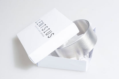 Geschenkbox für Armband PILOT aus Aluminium des estnischen Herstellers Lentsius