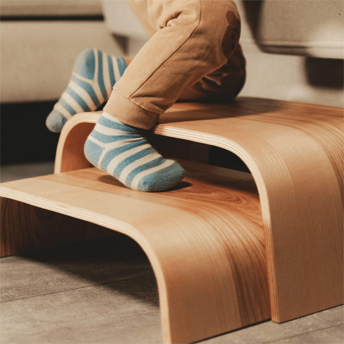 Ausstellungsstück - Tritthocker - Set aus Holz für Kinder - noor disain