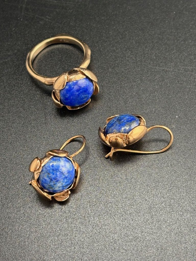 Große BLOSSOM - Ohrringe, Silber vergoldet mit Lapislazuli