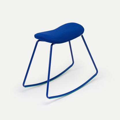 Ergonomischer Bürohocker JOJIKO in skandinavischem Stil mit blauem Metall und blauem Bezug