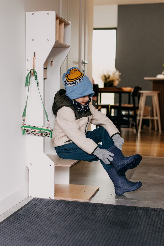 Kindergarderobe mit Sitzbank in skandinavischem Design weiß von Duck Woodworks