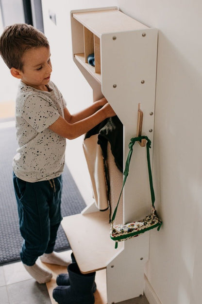 Kindergarderobe mit Sitzbank in skandinavischem Design weiß von Duck Woodworks