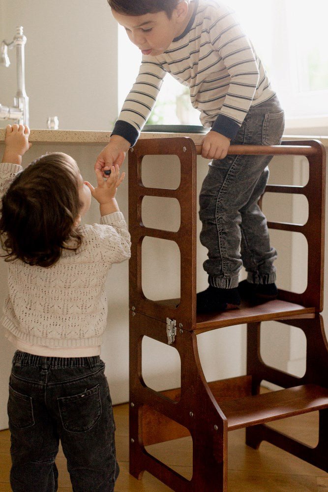 Lernturm multifunktional in Retro-Edition vom lettischen Herstellers Duck Woodworks