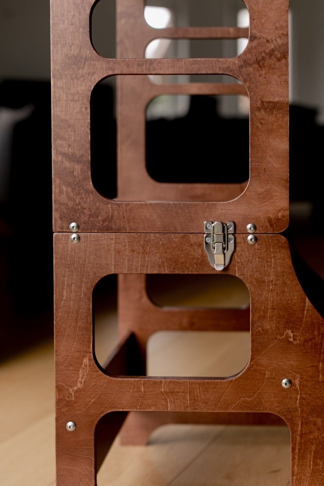 Lernturm multifunktional in Retro-Edition vom lettischen Herstellers Duck Woodworks