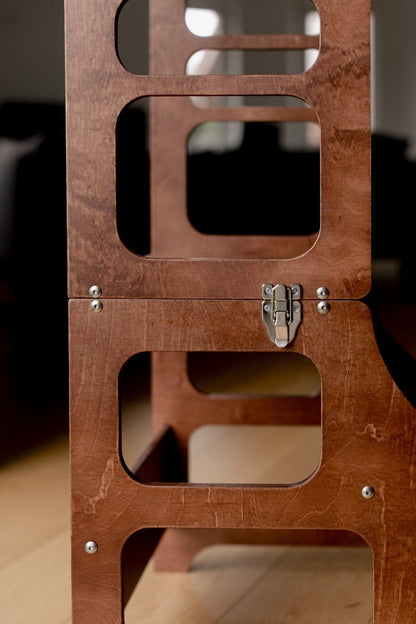 Lernturm multifunktional in Retro-Edition vom lettischen Herstellers Duck Woodworks