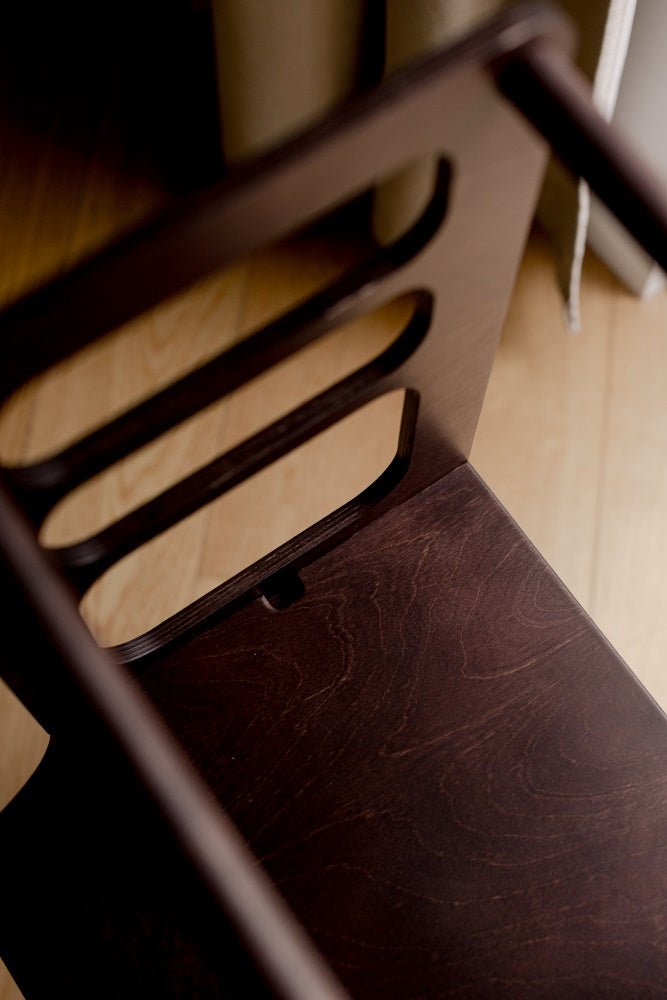 Lernturm multifunktional in Retro-Edition vom lettischen Herstellers Duck Woodworks