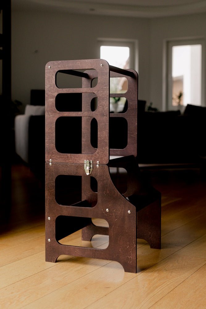 Lernturm multifunktional in Retro-Edition Espressobraun vom lettischen Herstellers Duck Woodworks