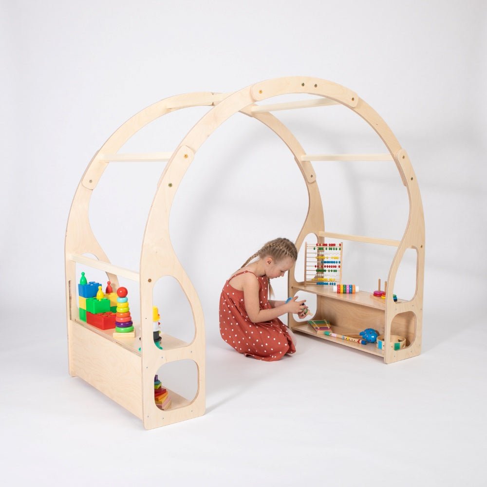 Montessori Spielbogen im skandinavischen Design des lettischen Herstellers Montessori House Bed