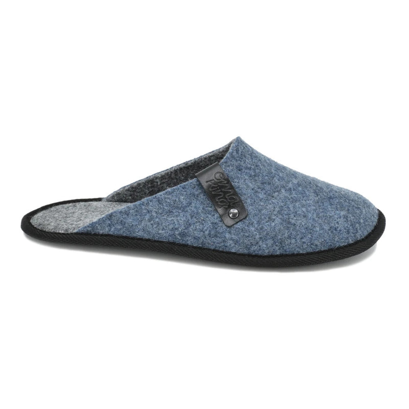 Seitenaufnahme von Navi Hausschuh Blau aus recyceltem Filz des Herstellers OmaKing