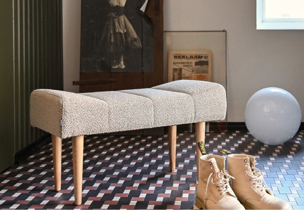 Polsterhocker FREY in skandinavischem Design von Oot-Oot