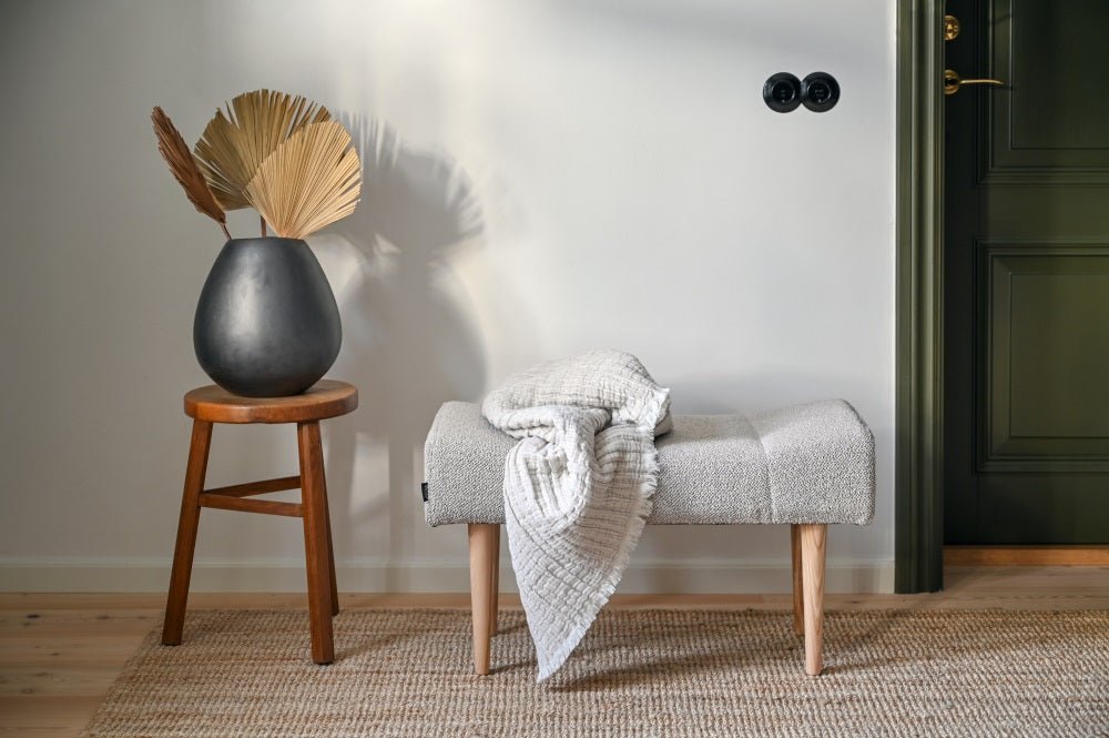 Polsterhocker FREY in skandinavischem Design von Oot-Oot
