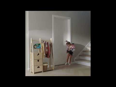 Video Kindergarderobe mit Schubladen des lettischen Möbelherstellers Duck Woodworks