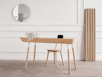 Schreibtisch in skandinavischem Design: Der Schreibtisch MY WRITING DESK des litauischen Herstellers Emko