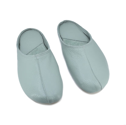 Sulbi Slippers aus recyceltem Leder in der Farbe Mint freigestellt von der estnischen Firma OmaKing