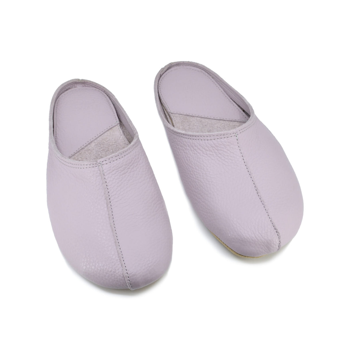Sulbi Slippers aus recyceltem Leder in der Farbe Lilac freigestellt von der estnischen Firma OmaKing