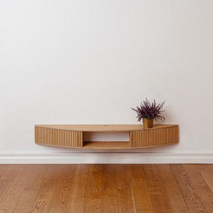 TV-Sideboard FLOATY CURVED Eichenfurnier des estnischen Herstellers Radis