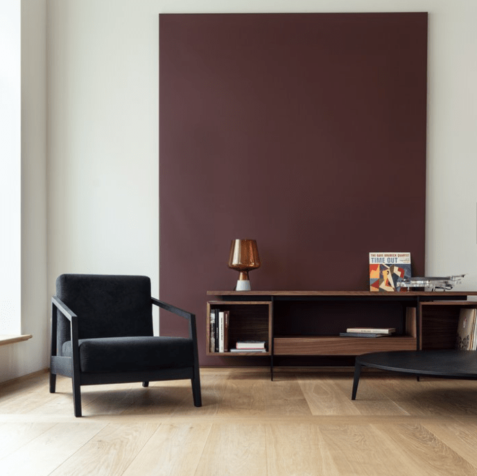 Vinyl-Konsole CONTE in Nussbaum mit schwarzem Sessel, Hersteller: Mint Furniture