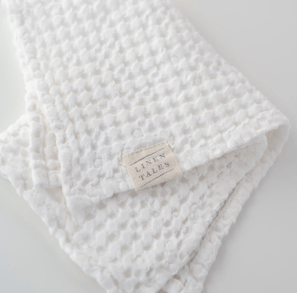 Waffelpiqué-Handtuch in Weiß aus Leinen-Baumwoll-Stoff des litauischen Herstellers Linen Tales