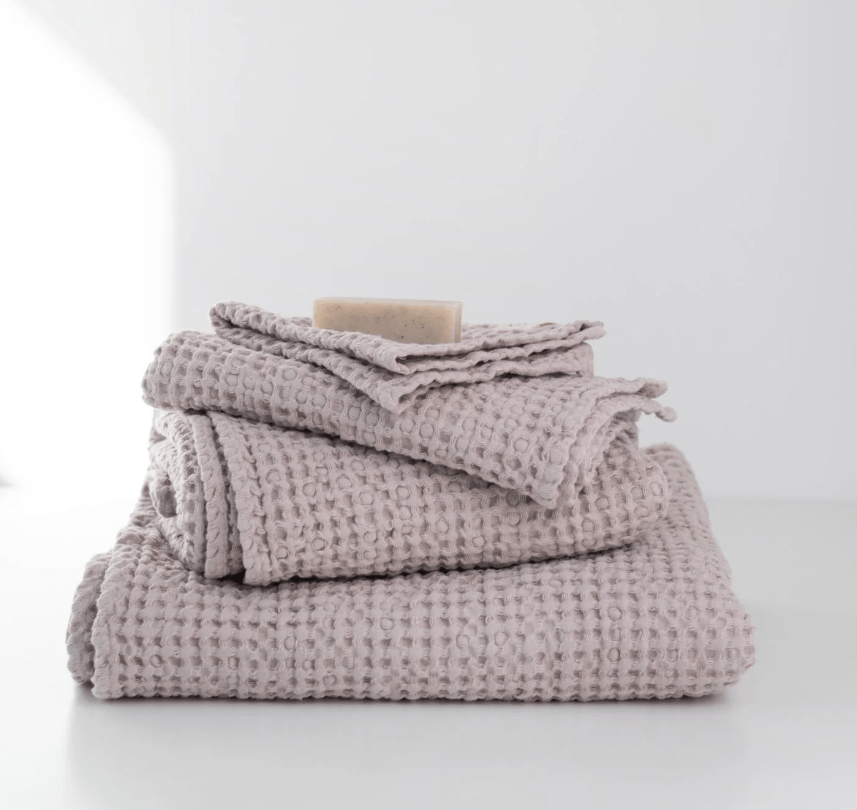 Waffelpiqué-Handtuch in Altrosé aus Leinen-Baumwoll-Stoff des litauischen Herstellers Linen Tales