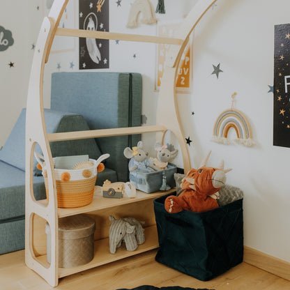 Montessori Spielbogen im skandinavischen Design des lettischen Herstellers Montessori House Bed