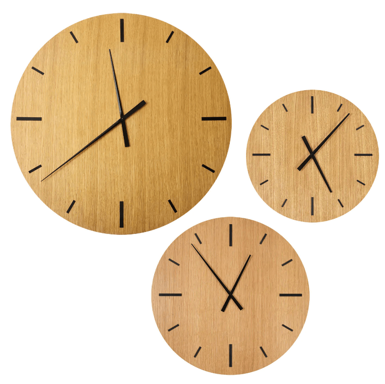 Wanduhr TAIM in drei verschiedenen Gröen mit Zifferblatt aus Eichenfurnier, Hersteller: Radis