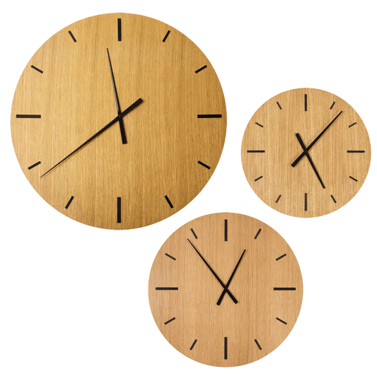Wanduhr TAIM in drei verschiedenen Gröen mit Zifferblatt aus Eichenfurnier, Hersteller: Radis